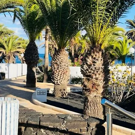 Trinity House En Playa Bastian Villa Costa Teguise Exterior photo