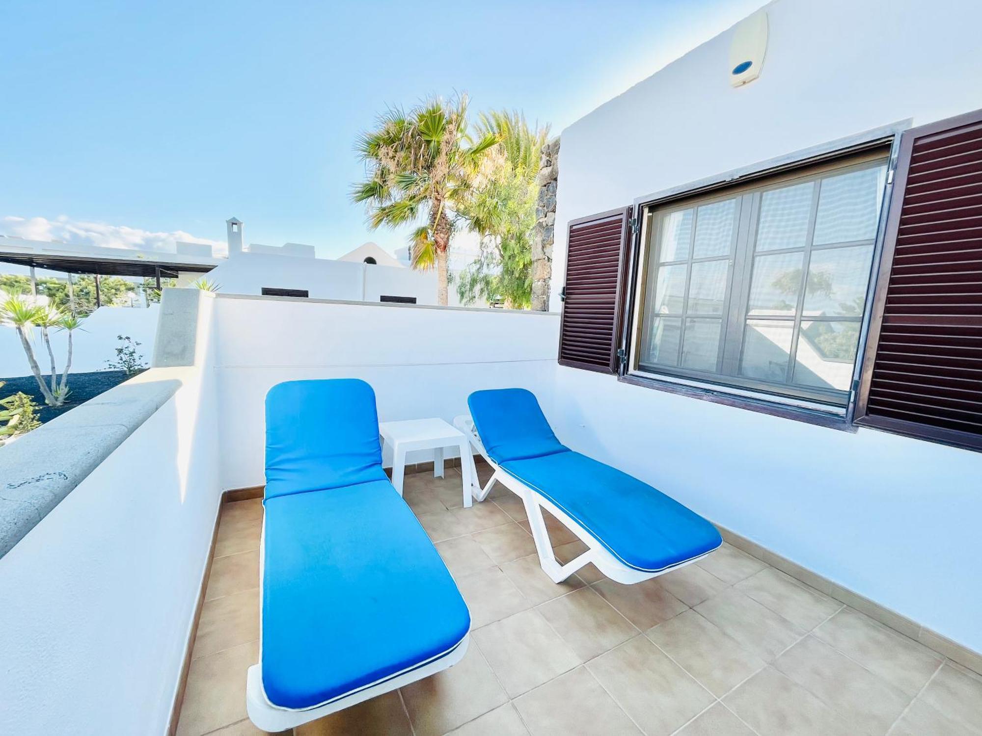 Trinity House En Playa Bastian Costa Teguise